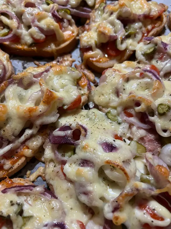 bread pizza